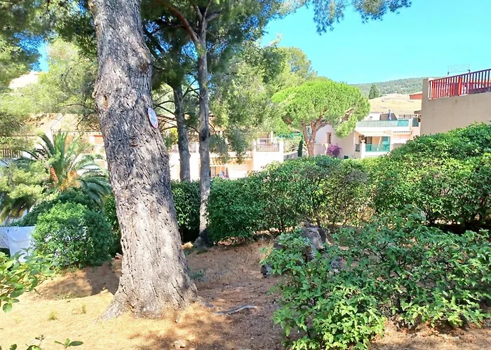 Nice Apartment With Pool - Near The Beach