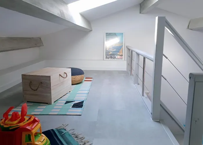 Nice Apartment With Pool - Near The Beach